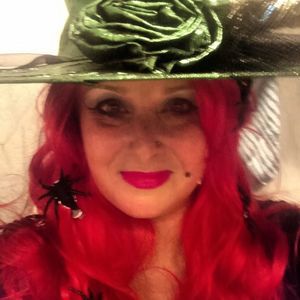 Meet your Posher, Chrissy